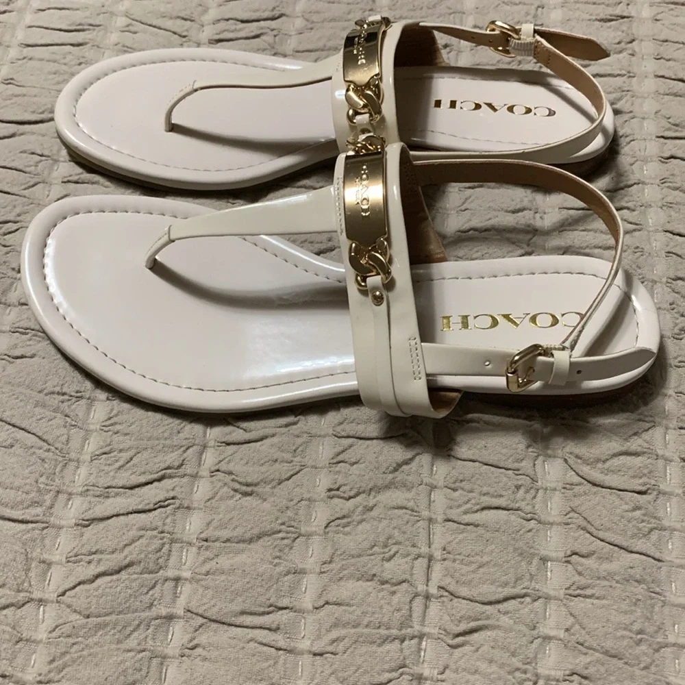 Coach Caterine Women Open Toe Patent Leather Thong Sandal Beige Size 7B - Picture 3 of 13